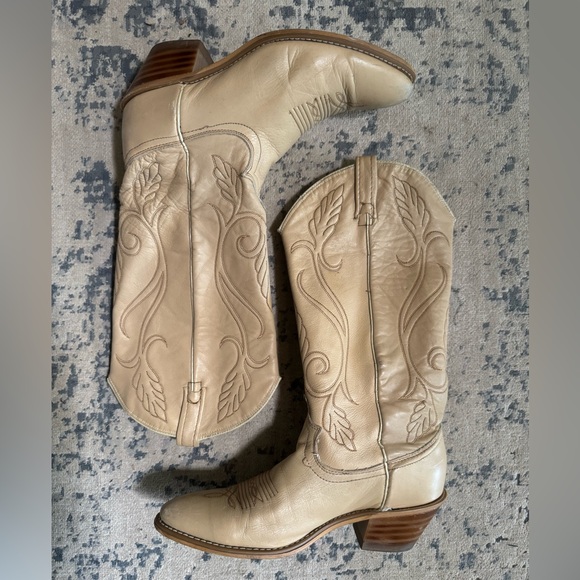 ACME Shoes - ACME Cream Heeled Western Boots